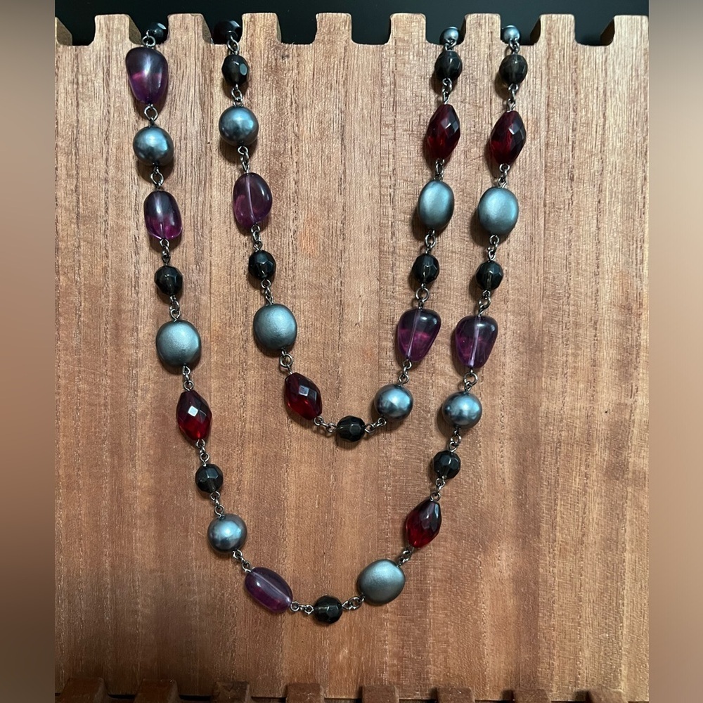 Vintage Costume Jewelry Necklace hangs16” total length, 32”